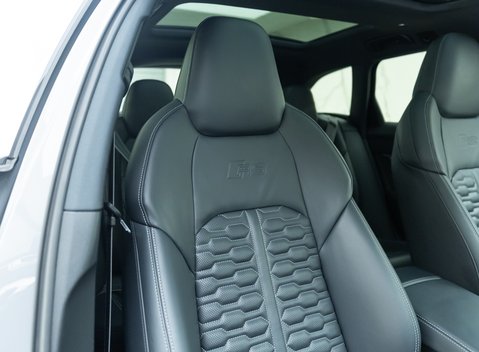 Audi RS6 Avant Carbon Black 12