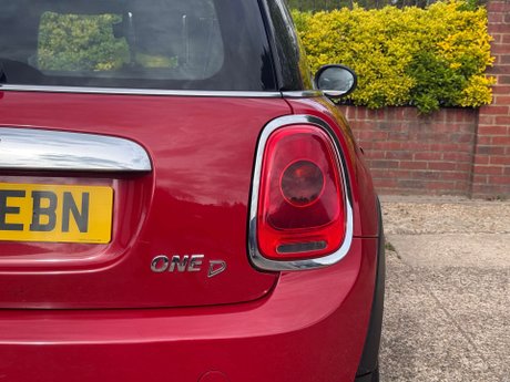 Mini Hatch 1.5 One D 3dr 16