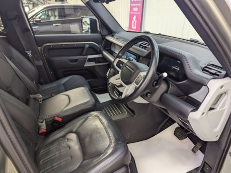 Land Rover Defender 2.0 Defender SE Auto 4WD 5dr 6