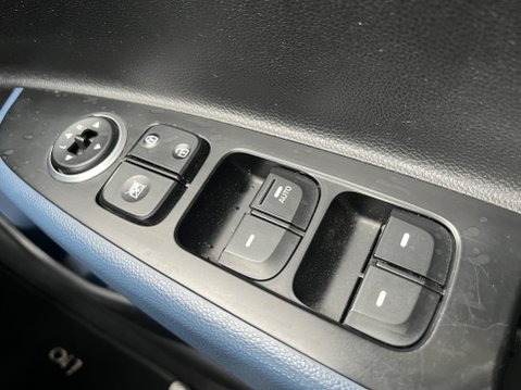 Hyundai i10 1.2 PREMIUM 21