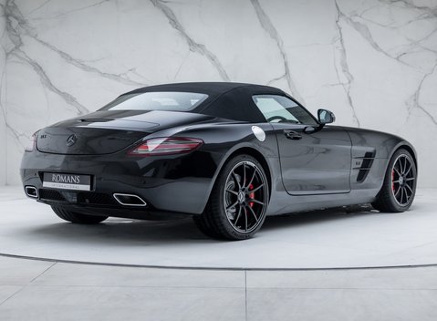 Mercedes-Benz SLS AMG ROADSTER 8