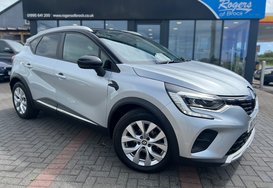 Renault Captur ICONIC 1.0 TCE 1