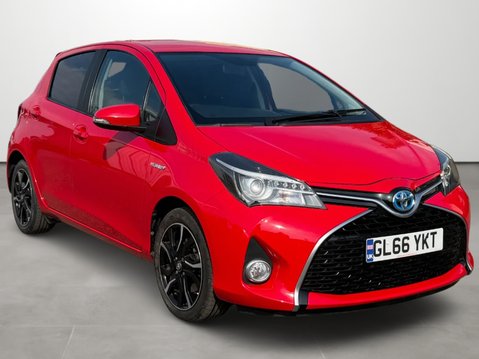 Toyota Yaris 1.5 Hybrid Design 5dr CVT [Nav] 1