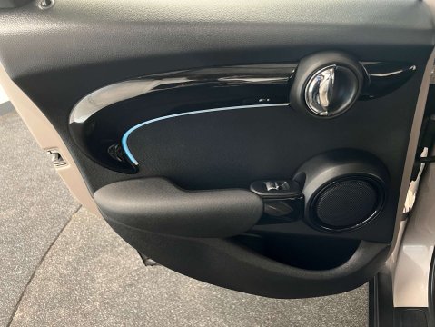 Mini Hatch 1.5 Cooper Classic Auto 5dr 37