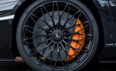 Lamborghini Aventador S LP740-4 Roadster 14