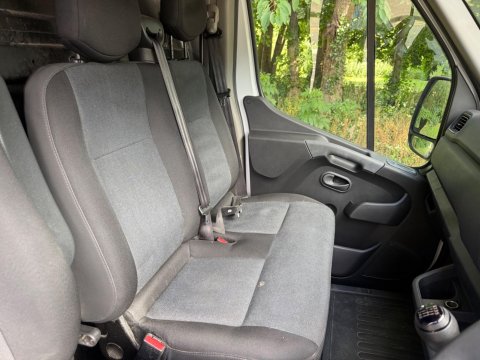 Renault Master 2.3 dCi ENERGY 35 Business Long Overhang Panel Van RWD LWB Medium Roof Euro 13