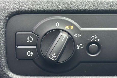 Volkswagen Touareg 3.0 TDI V6 BlueMotion Tech R-Line SUV 5dr Diesel Tiptronic 4WD Euro 6 (s/s) 33