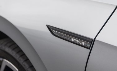 Volkswagen Golf 8 2.0 TDI Style 25