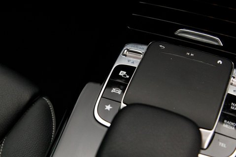 Mercedes-Benz CLA Class CLA 220 AMG LINE PREMIUM PLUS 39