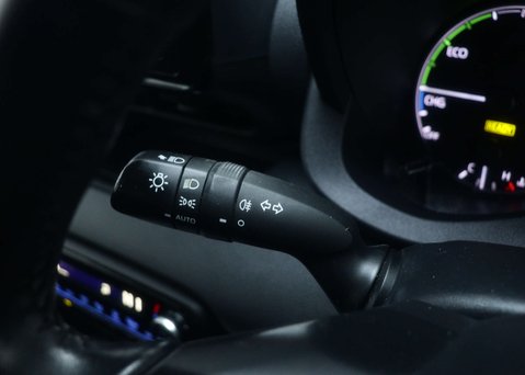 Toyota Yaris 1.5 Yaris Icon HEV CVT 5dr 34