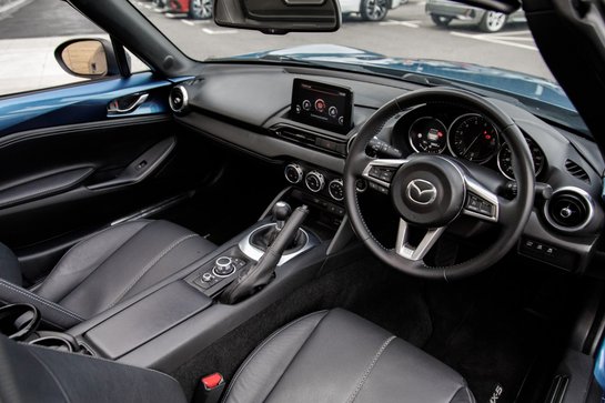 Mazda MX-5 SPORT