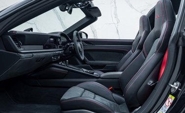 Porsche 911 Targa 4 GTS (992) 23