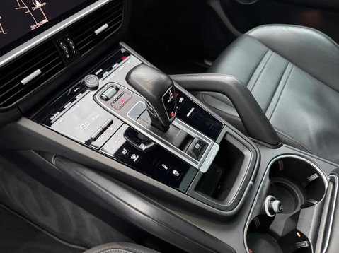 Porsche Cayenne V6 PLATINUM EDITION 11