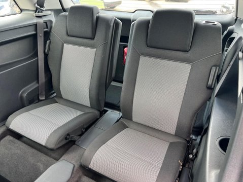 Vauxhall Zafira 1.8 16V Exclusiv Euro 5 5dr 23