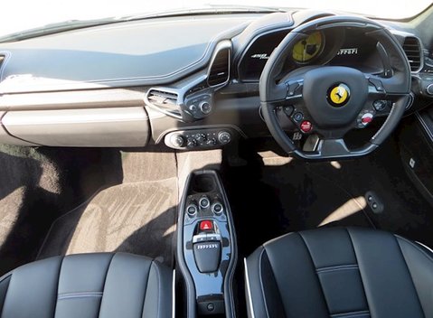 Ferrari 458 Italia 8