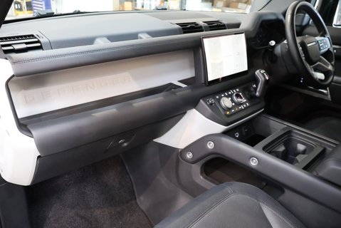 Land Rover Defender 110 2023 D300 HARD TOP X-DYNAMIC  13