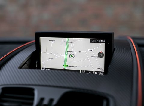 Aston Martin V12 Vantage AMR 16