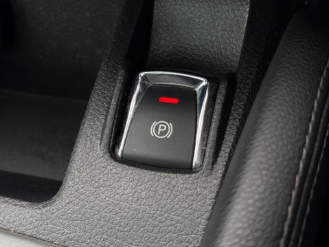 Nissan Qashqai 1.5 dCi Tekna 2WD Euro 5 (s/s) 5dr 81