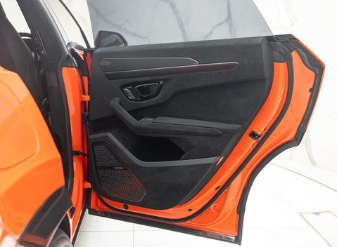 Lamborghini Urus PERFORMANTE 25