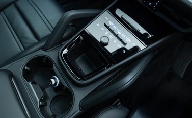 Porsche Cayenne TURBO E-HYBRID 26