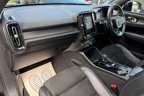 Volvo XC40 D4 R-DESIGN PRO AWD 15