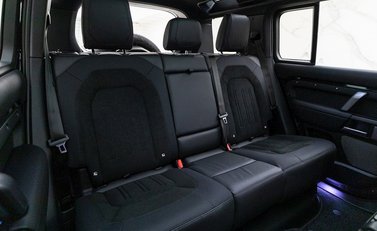 Land Rover Defender 110 V8 13