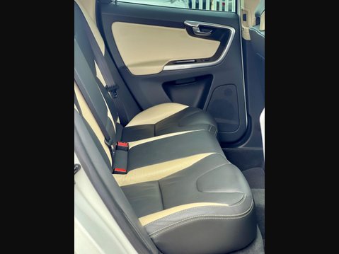 Volvo XC60 2.0 R-Design Powershift 17