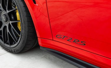 Porsche 911 GT2 RS (991) 38