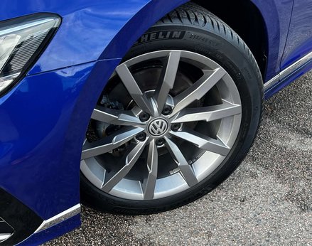 Volkswagen Passat 1.5 Passat R-Line TSi Evo 5dr 3