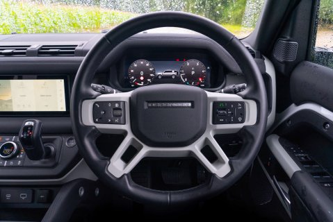 Land Rover Defender D250 SE County Edition 12