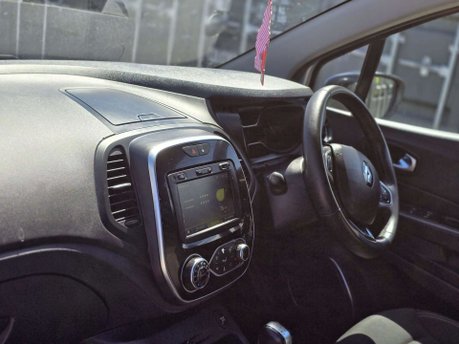 Renault Captur 1.5 dCi ENERGY Iconic SUV 5dr Diesel EDC Euro 6 (s/s) (90 ps) 14