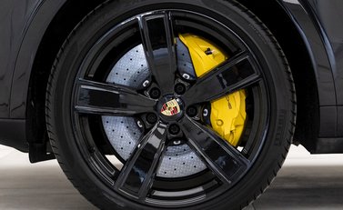 Porsche Cayenne Turbo S E-Hybrid 8