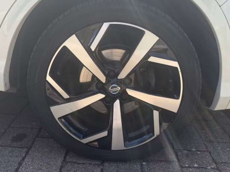 Nissan Qashqai 1.3 DIG-T Tekna+ SUV 5dr Petrol DCT Auto Euro 6 (s/s) (160 ps) 29