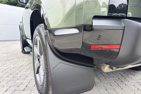 Land Rover Defender 90 D250 Hard Top X-Dynamic HSE 3 Seat 22