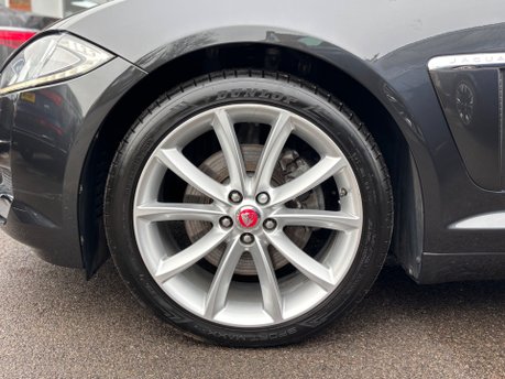 Jaguar XF 3.0d V6 Premium Luxury Saloon 4dr Diesel Auto Euro 5 (s/s) (240 ps) 4