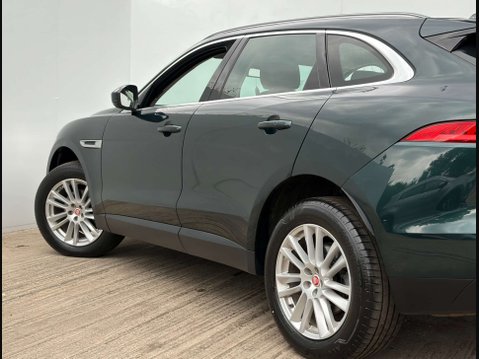 Jaguar F-Pace 2.0 F-PACE Portfolio AWD i Auto 4WD 5dr 44