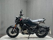 Husqvarna Svartpilen 125 2022 ONLY 6K MODERN CLASSIC FEEL 15BHP MOT OCTOBER 2027 4