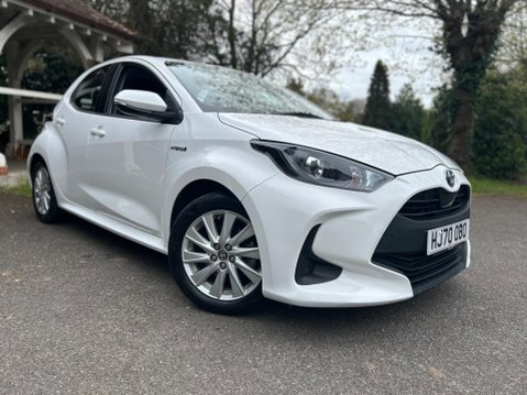Toyota Yaris ICON FHEV 12