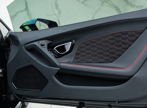 Lamborghini Huracan LP640-4 EVO 23