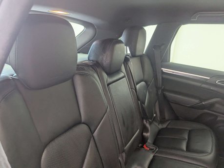 Porsche Cayenne 3.0 Cayenne V6 D Tiptronic S 4WD 5dr 48
