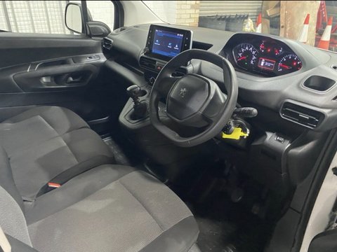 Peugeot Partner BLUEHDI PROFESSIONAL PREMIUM PLUS L1 13