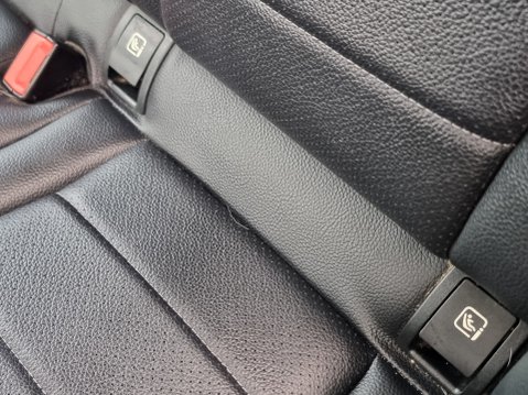 Mercedes-Benz C Class C300h AMG Line Premium 5dr Auto 31