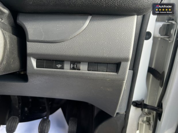 Vauxhall Vivaro SWB L1H1 F2700 Dynamic Air Con Sensors EURO 6 NO VAT 27