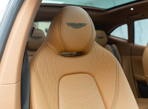 Aston Martin DBX 11