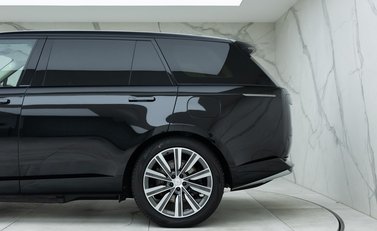 Land Rover Range Rover P460e Autobiography LWB 35