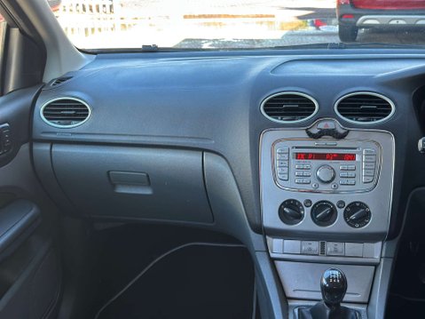 Ford Focus 1.6 Focus Zetec 100 5dr 10