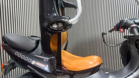BMW C1 2002 ONLY 8K 1 OWNER GREAT LOOKING SCOOTER 125CC WITH A ROOF!! 13
