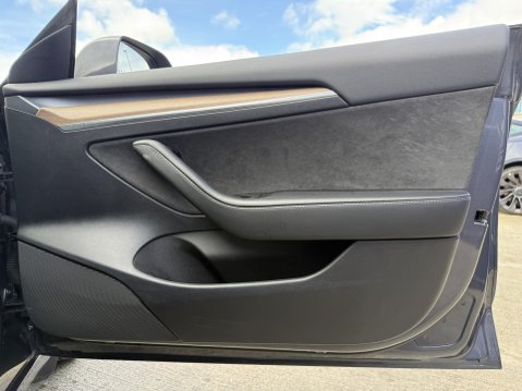 Tesla Model 3 Saloon 4dr Electric Auto RWD (241 bhp) 31