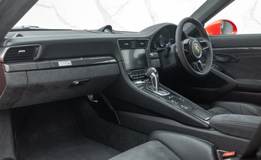 Porsche 911 GT2 RS Weissach (991) 21