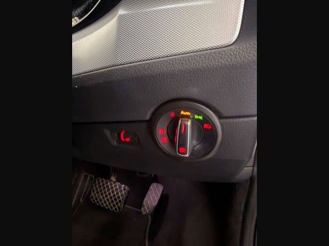 Volkswagen Caravelle 2.0 Caravelle Executive TDI BlueMotion Technology Semi-Auto 5dr 38